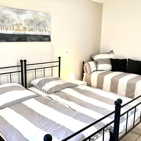 Helle Wohnung Mit Wintergarten - Nahe Ruhrgebiet Und Freizeitpark Movie Park Bottrop Ngoại thất bức ảnh