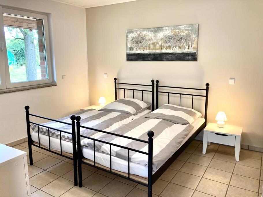 Helle Wohnung Mit Wintergarten - Nahe Ruhrgebiet Und Freizeitpark Movie Park Bottrop Ngoại thất bức ảnh